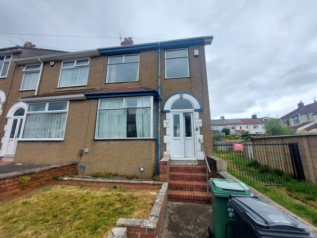 3 Double Rooms Available in 6 Bed House, Horfield Main Photo