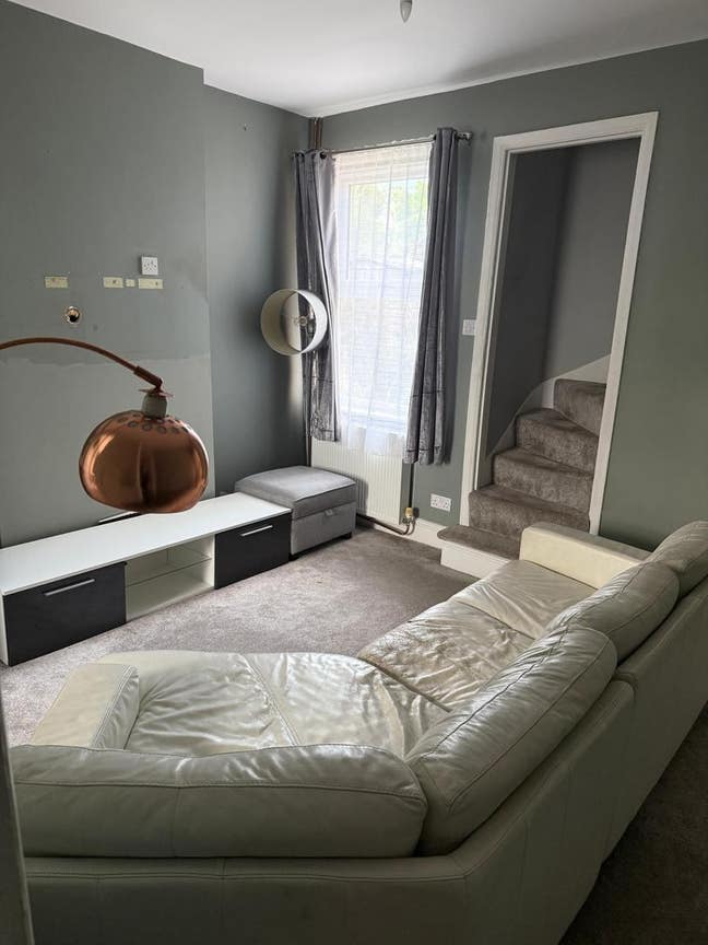 1 bedroom for L/S stay Main Photo