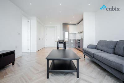 1 bed high spec apartment with Cinema room Main Photo