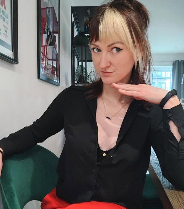 Fun 35 yo female seeks 6 month lease+ Main Photo
