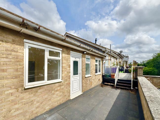 Spacious 2 Bedroom Flat in Ditton Aylesford Main Photo