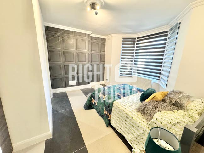 2 Rooms to Rent Huge Brand New Essex Road N1 Main Photo
