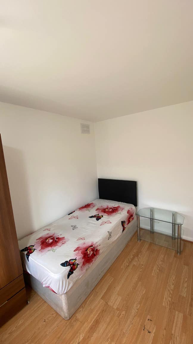 Spacious Single Room for Rent in RM16 2DH-£460PCM Main Photo