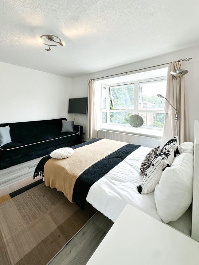 3 Doubles Available in 4Bed Flat in St John Wood S Main Photo