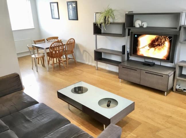 Double room close to london road station guildford Main Photo