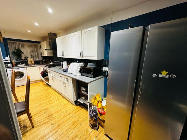 Double room £750 inc. bills, Strood  Main Photo