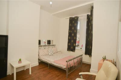 Rooms Near Prince Regent DLR Main Photo