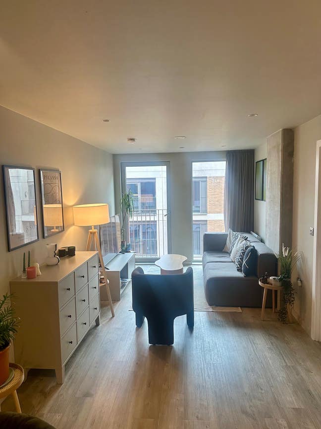 Large bedroom w own bathroom in 2 bed apt - ancoat Main Photo