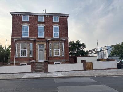 Exceptional Brand New En‑Suite Rooms Trafalgar Rd Main Photo