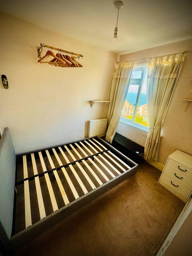 Spare room to rent  Main Photo