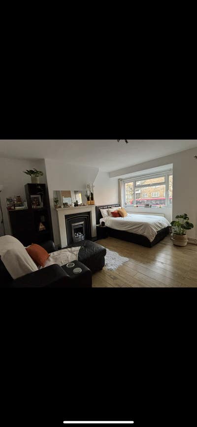 Huge Room in Borough (free August/September) Main Photo
