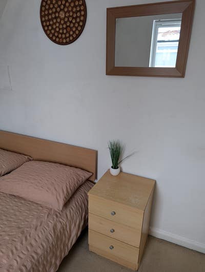 Furnished Double Room to Let (Bills included) Main Photo