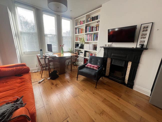2 bedroom property in Crouch End N8 Main Photo
