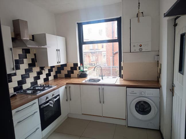Double bed room on rent  Main Photo