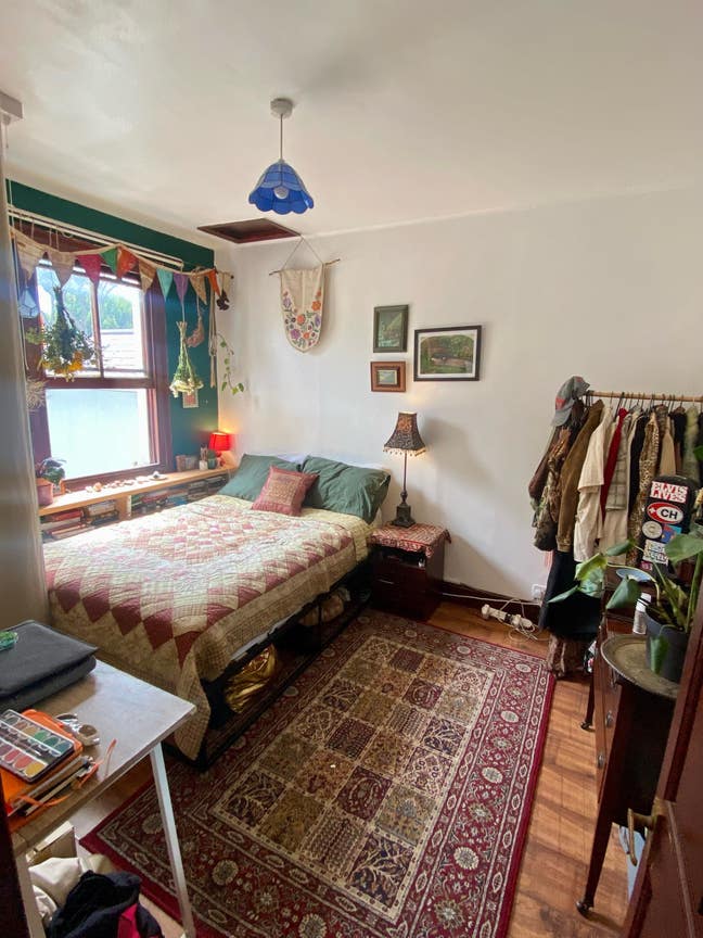 2 Lovely, sunny rooms available! Main Photo