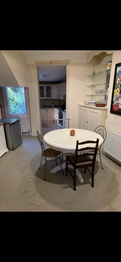 Bright double room great location  Main Photo