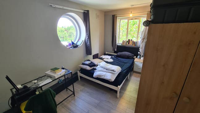 🌆 Central London Ensuite–Close to Stepney Green  Main Photo