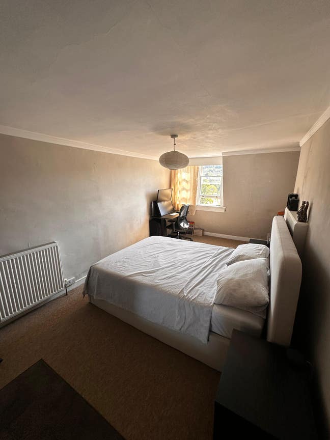 Large room ,Top floor flat, Bathwick Main Photo
