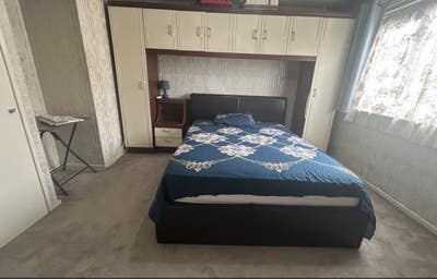 Double bedroom available for single person Main Photo