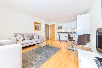 🍇✅Unbelievable Rooms Near Canary Wharf  Main Photo