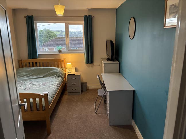 Double room available close to town centre Main Photo