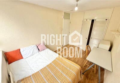 Quiet Room - 5mins to DLR - Close to Stores ! Main Photo