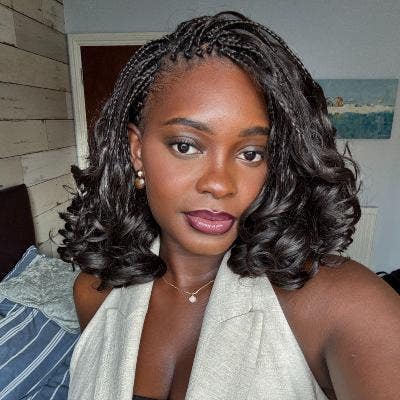Professional Female seeks a double room Main Photo