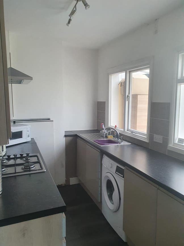 Double room available in a house with garden  Main Photo