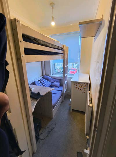 Single room for rent Main Photo