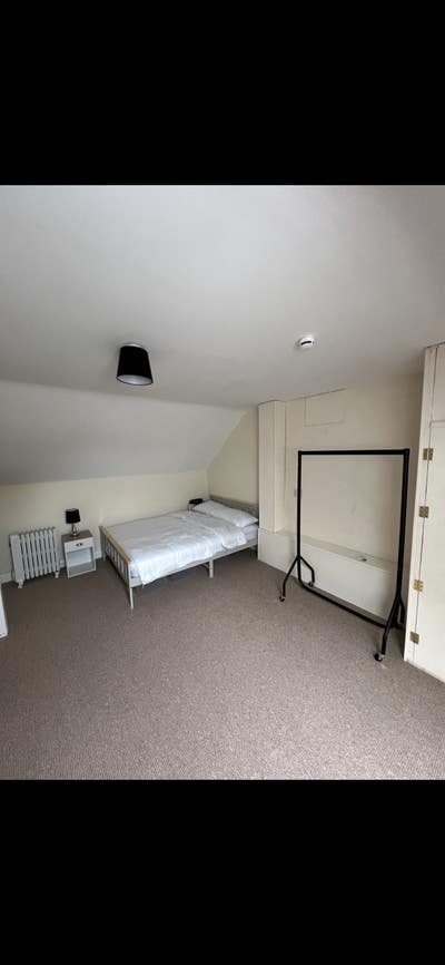 Large double room for rent central Wells Main Photo