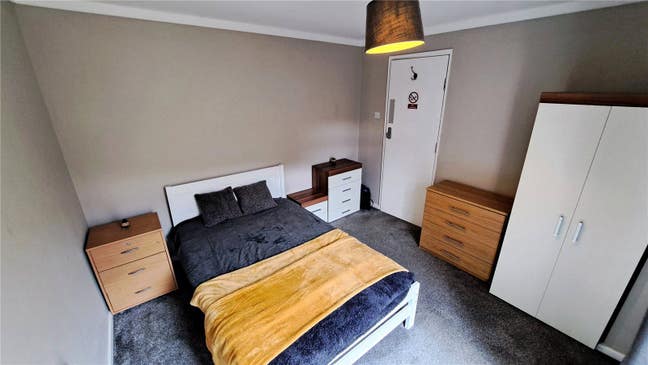 Double Room Close to Princess Royal Hospital Main Photo