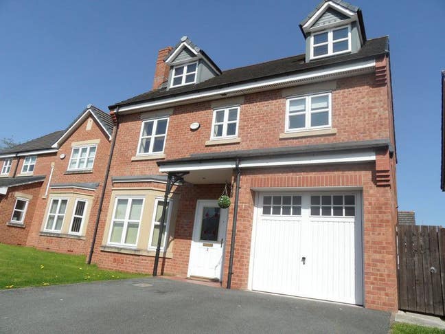 Large Double, Modern Property, Fibre Bb  Main Photo