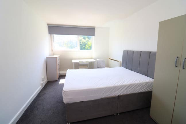 Northern Line and Piccadilly Line--Click Now!! Main Photo