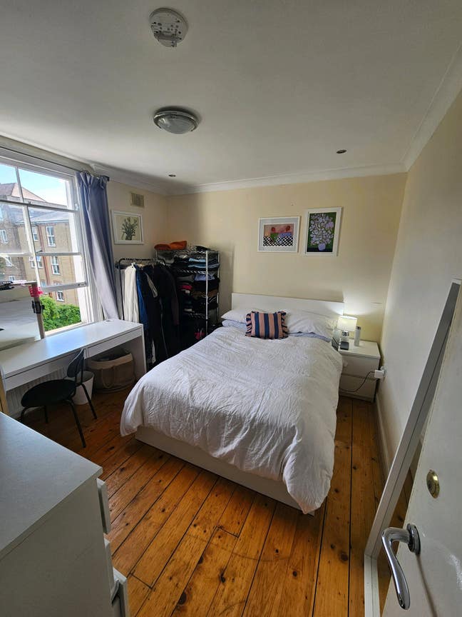 SUBLET: double room in Angel Sharehouse  Main Photo
