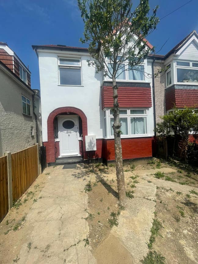 UC & DSS Welcome Ensuite Rooms Shared House HA3 Main Photo