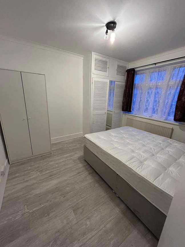 Double room avaiiable in RM12 4BU -   £850 PCM Main Photo