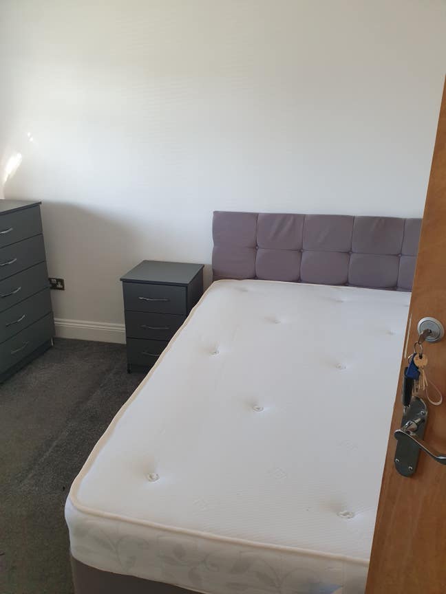 Room to rent near to  Gidea Park Station Main Photo