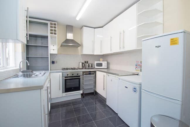 ✅Great location, super value and big rooms! Main Photo