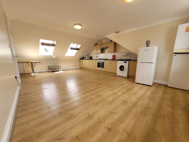 Large 3 Bedroom Flat in Haringey Main Photo