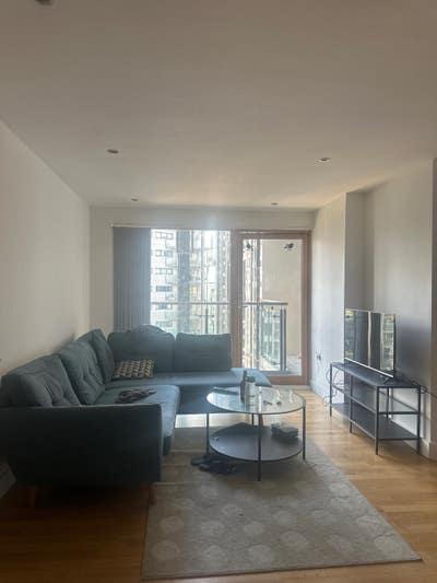 Leeds dock , fully furnished and nice  Main Photo