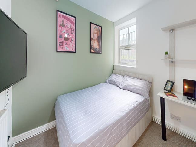 2 Bed Flat in Fallowfield Main Photo