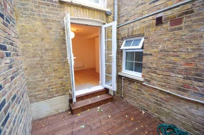 2-Bedroom Flat  📍 Queens Road, SE15 (Peckham / Ne Main Photo