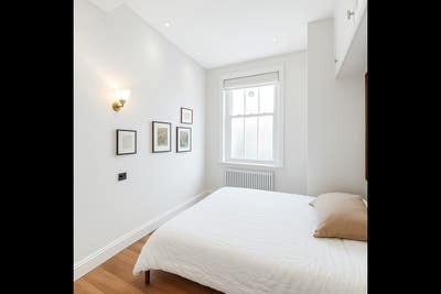 Nice Double Bedroom in Kilburn With Garden Access Main Photo