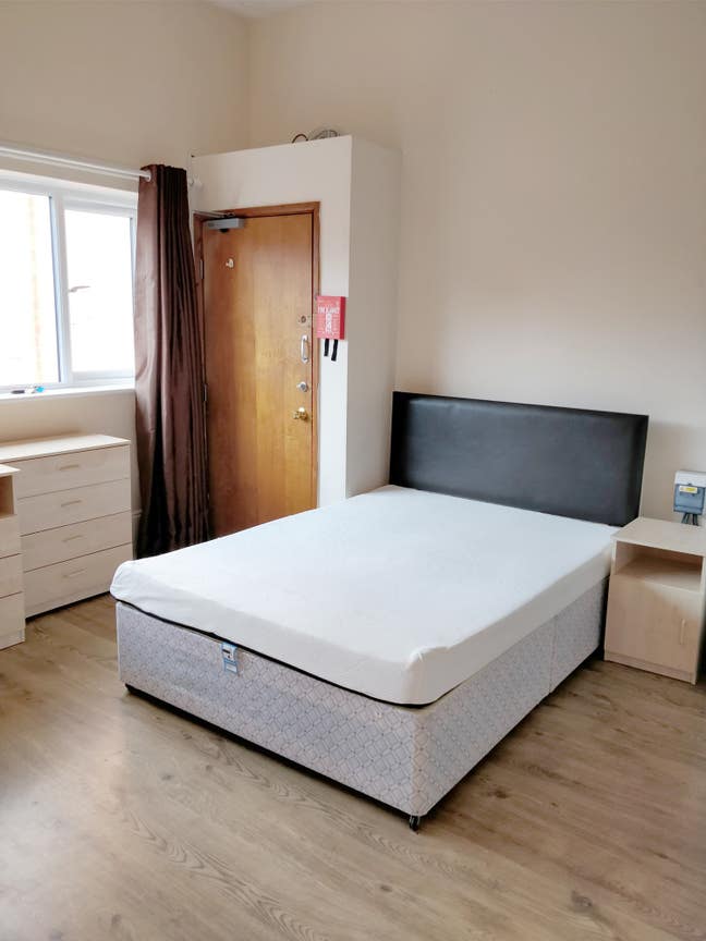Great self contained Studio * BILLS INC * Main Photo