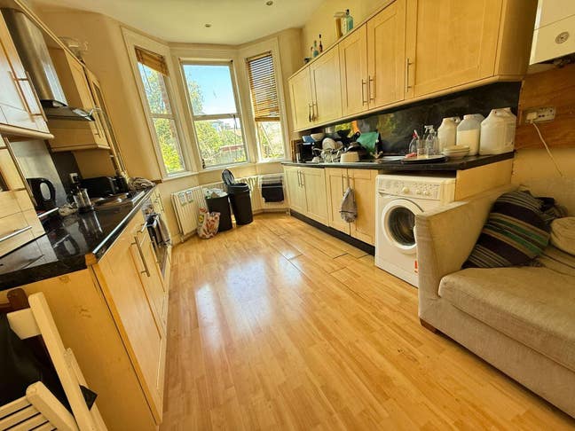 5/6 Bedroom house in Seven Sisters Main Photo