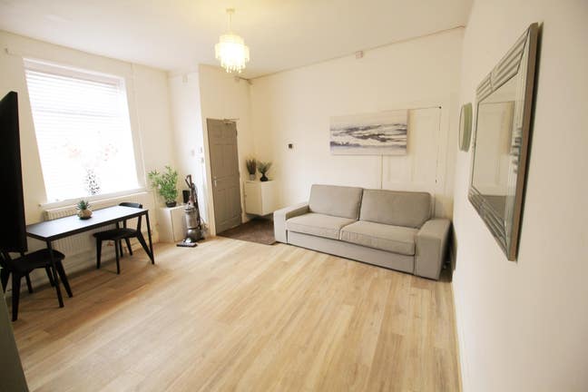 House Share newly refurbished house Main Photo