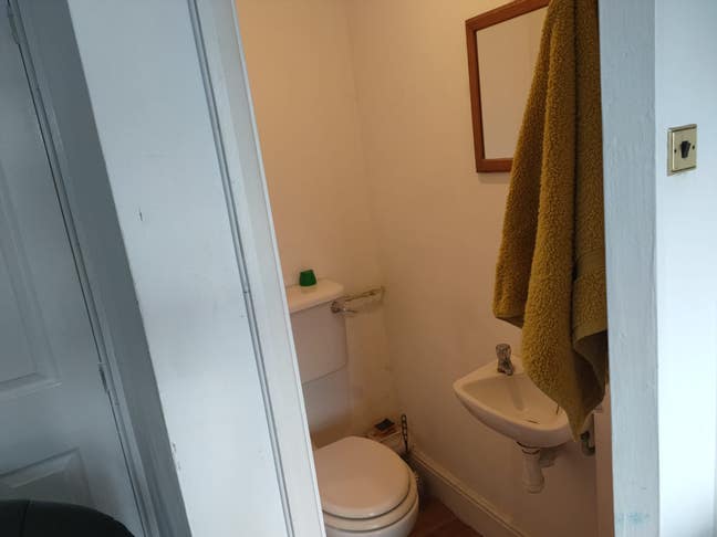Single bedroom / Brabazon street Main Photo
