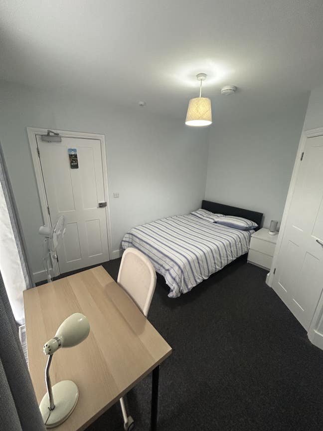 Beautiful en suite rooms centre of East Grinstead  Main Photo