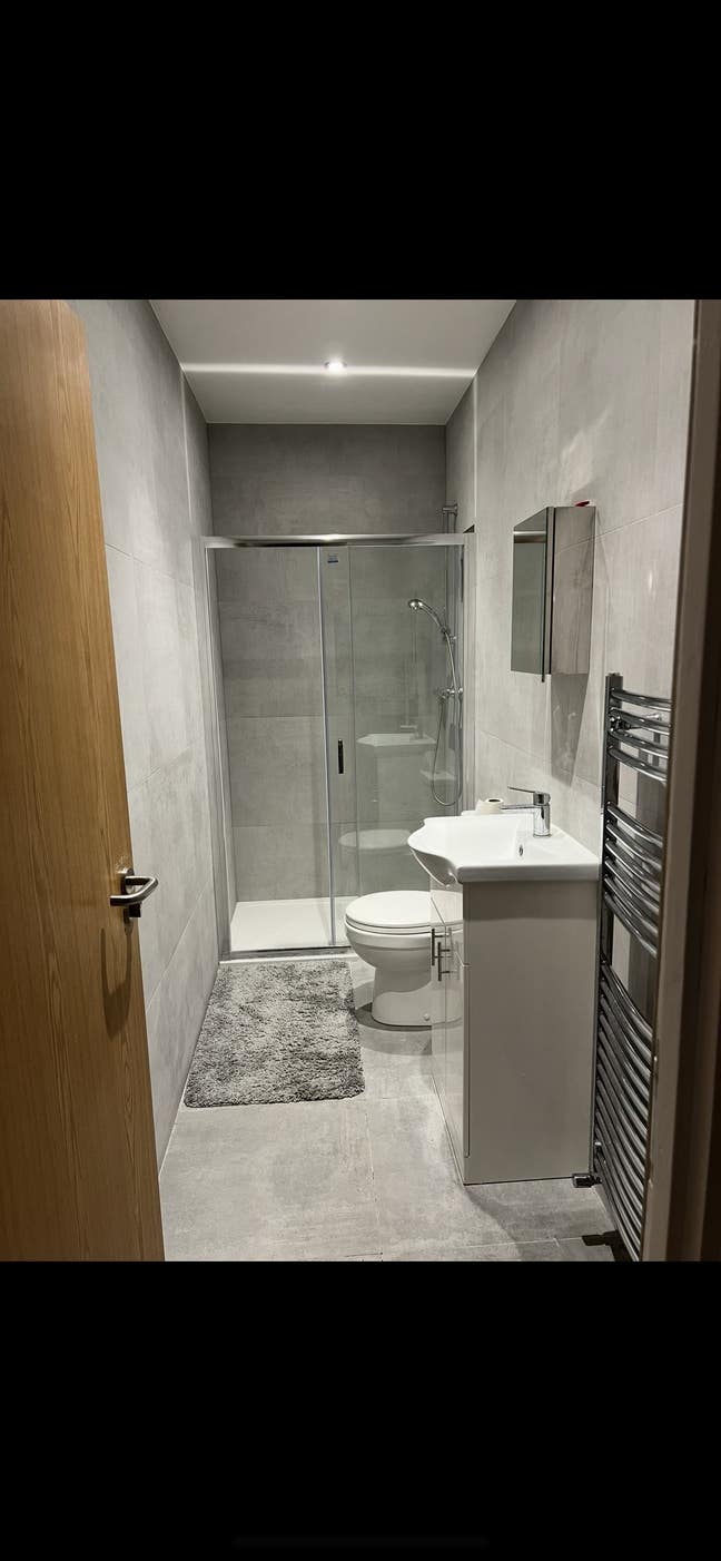 Double room to let in Enfield  Main Photo