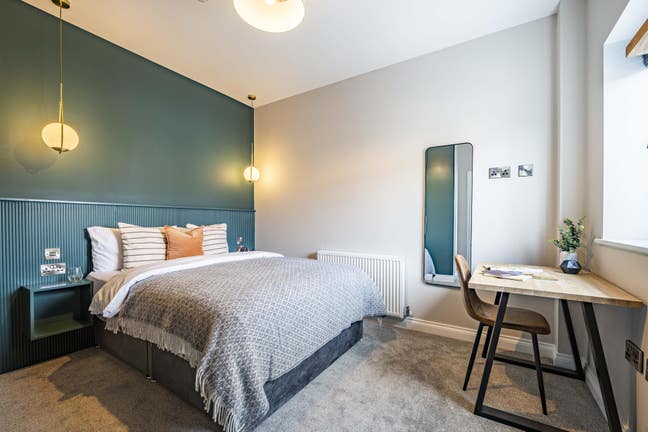Stunning NEW Boutique Ensuite Rooms Available Main Photo